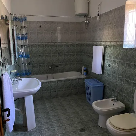 Family House בית נופש