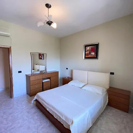 Family House Tatil Evi Gjirokastër